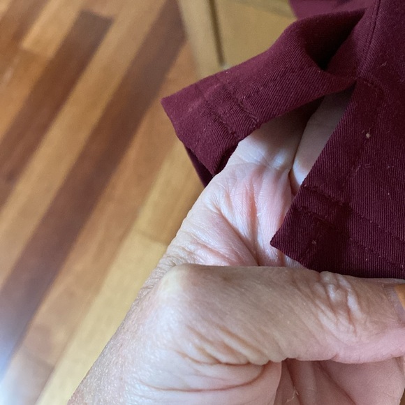 FIGS Burgundy Scrub pants - Picture 3 of 11